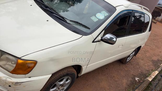 Toyota Ipsum 2000 White