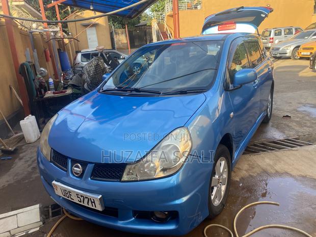 Nissan Wingroad 2001 Blue