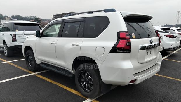 Toyota Land Cruiser Prado 2.7 2018 White