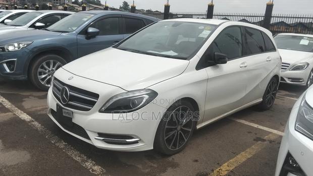 Mercedes-Benz B-Class B180 Petrol 2013 White