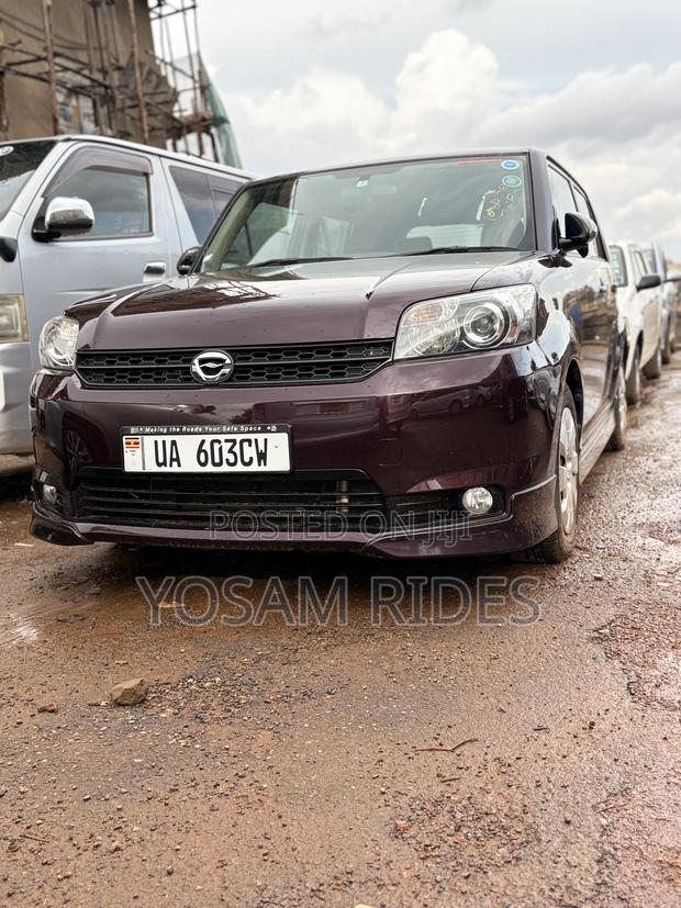 Toyota Corolla Rumion Hatchback 1.5 FWD 2012