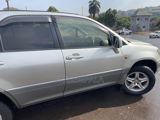 Toyota Harrier 2.2 16V 1999 Silver