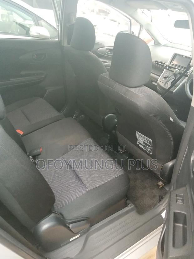 Toyota Wish 2014 Silver