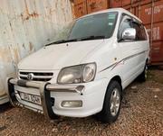 Toyota Noah 2002 White for sale