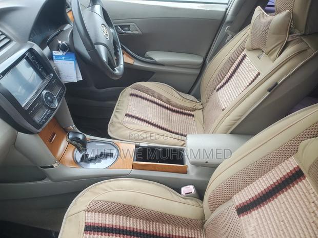 Toyota Premio 2010 Silver