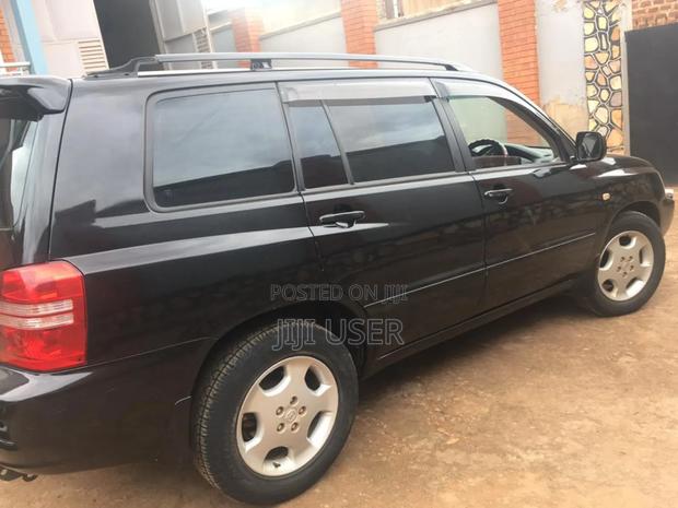 Toyota Kluger 2004 Black