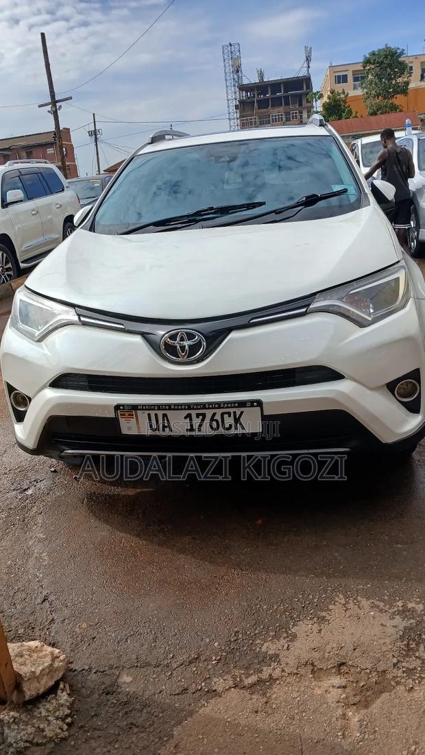 Toyota RAV4 2016 White