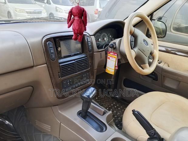 Ford Explorer 2005 Black