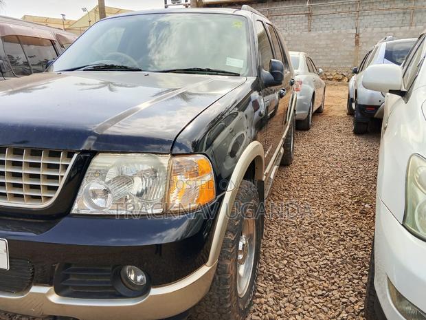 Ford Explorer 2005 Black