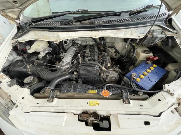 Toyota Noah 2005 White