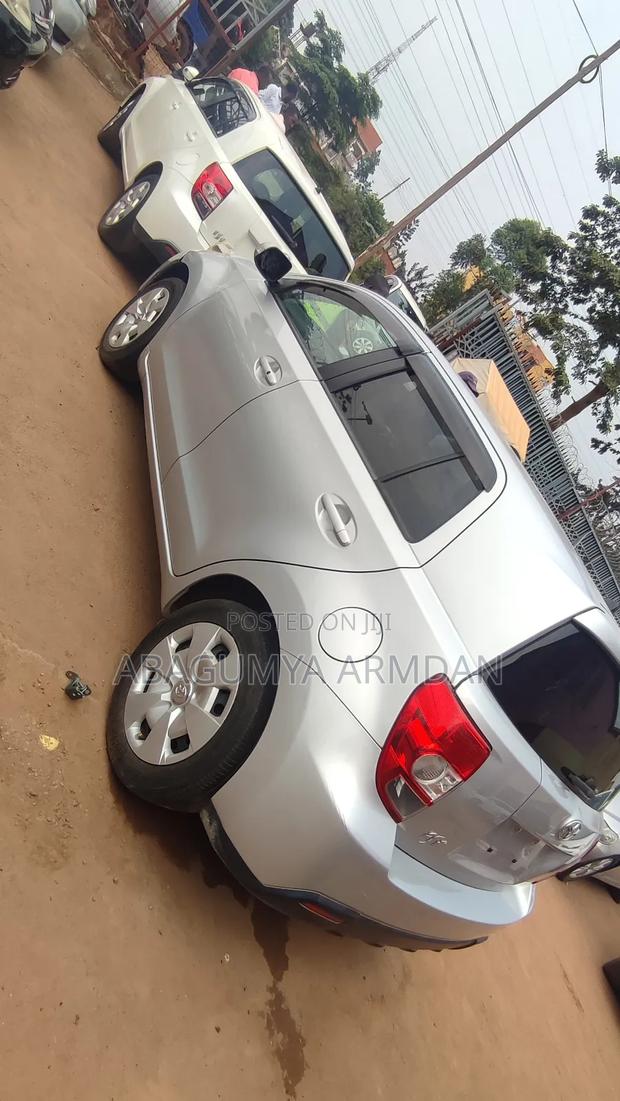 Toyota IST 2011 Silver