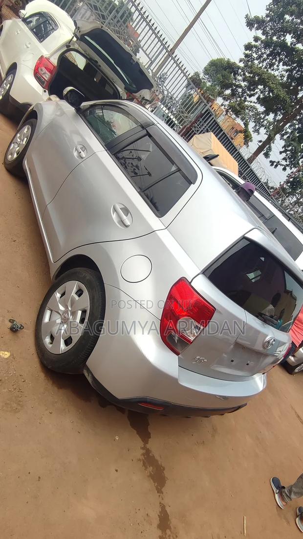 Toyota IST 2011 Silver