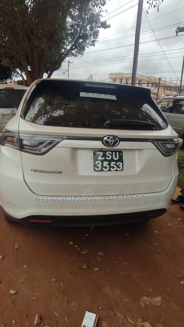 Toyota Harrier 2.0 2016 White