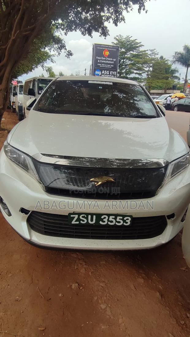 Toyota Harrier 2.0 2016 White