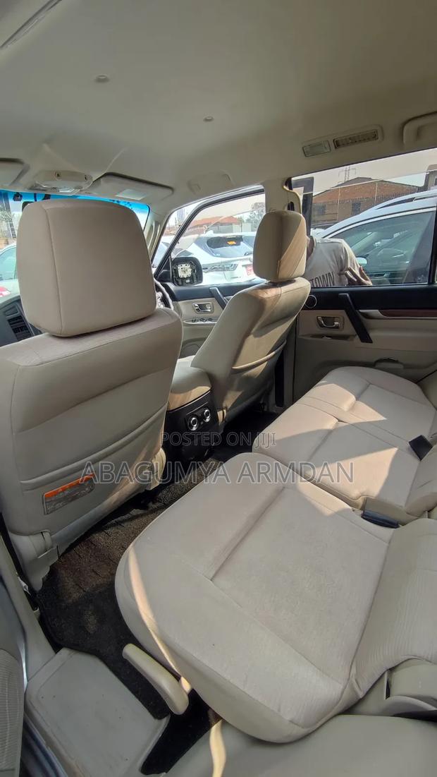 Mitsubishi Pajero 3.0 2012 White