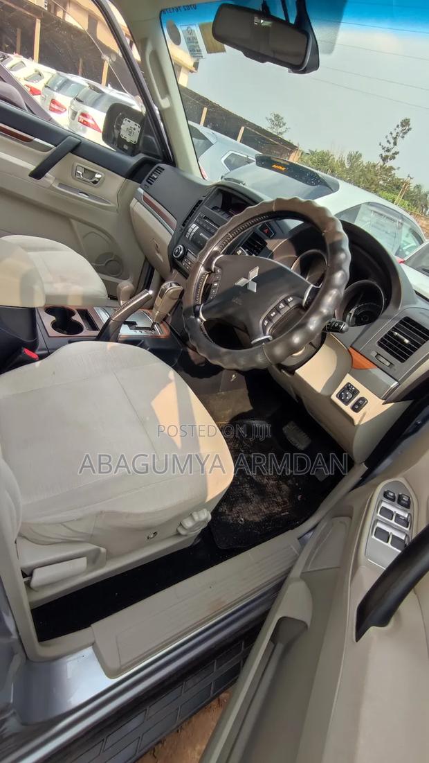 Mitsubishi Pajero 3.0 2012 White