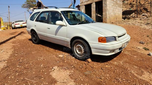 Toyota Carib 2000 White
