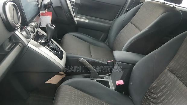Toyota Corolla Rumion 2011 Blue