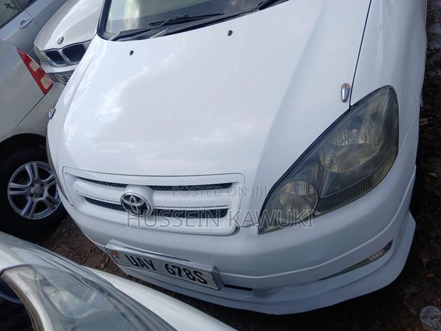 Toyota Picnic 2.0 FWD 2005 White