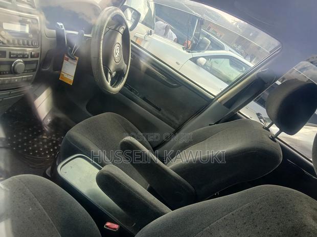Toyota Picnic 2.0 FWD 2005 White