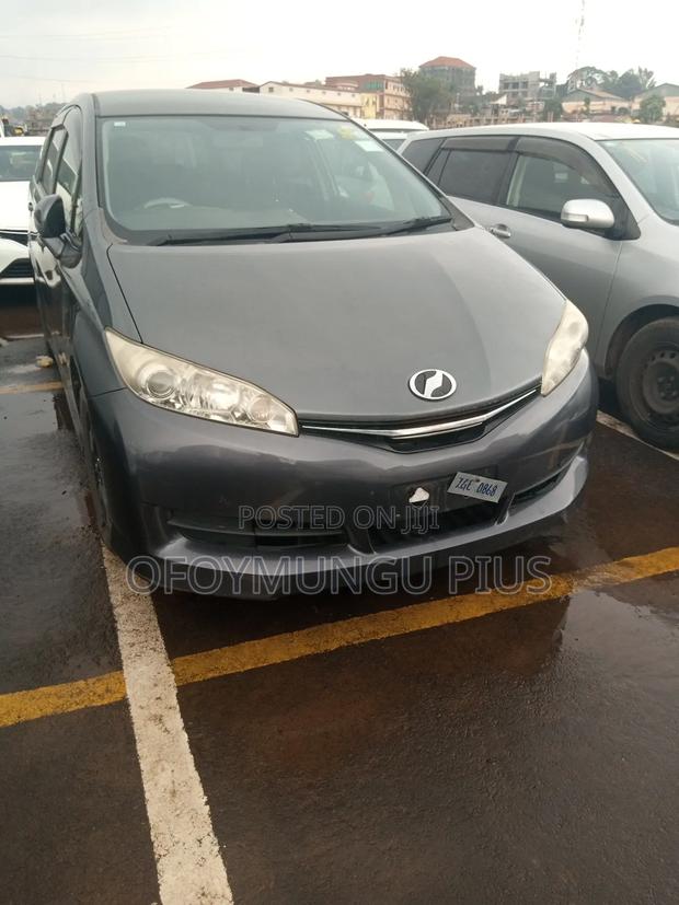 Toyota Wish 2014 Gray
