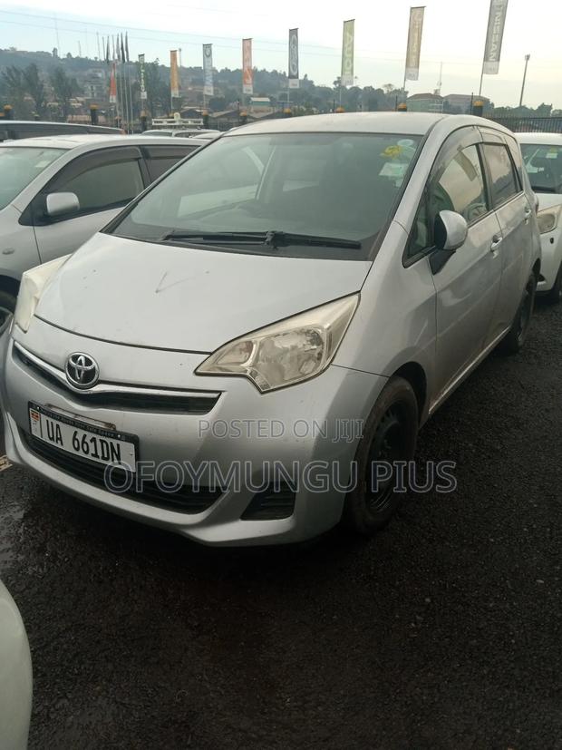 Toyota Ractis 2011 Silver