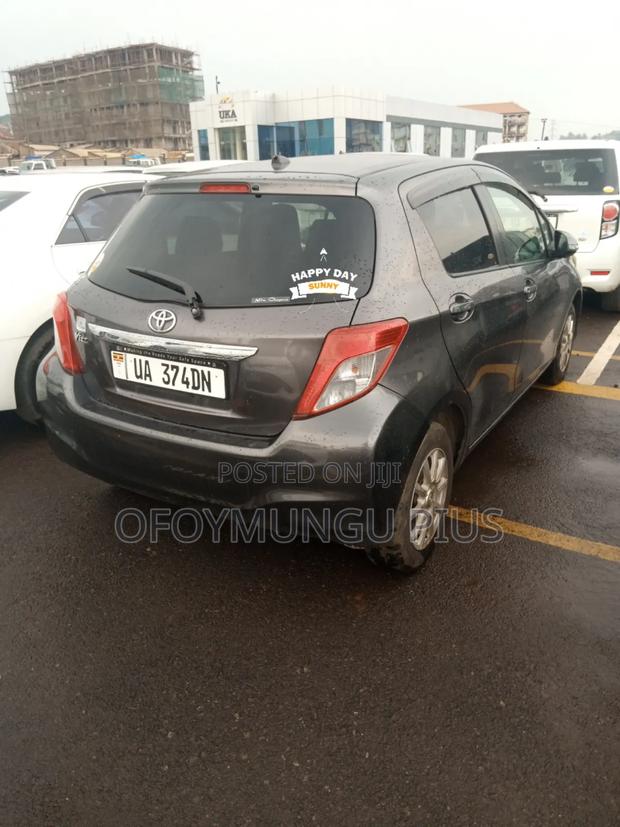 Toyota Vitz 2011 Gray