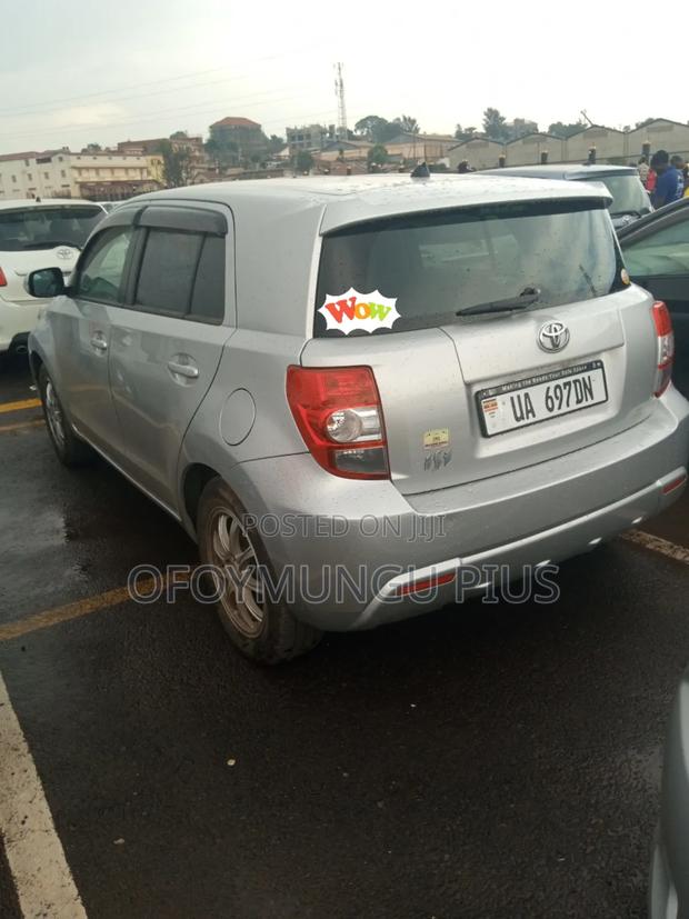 Toyota IST 2011 Silver