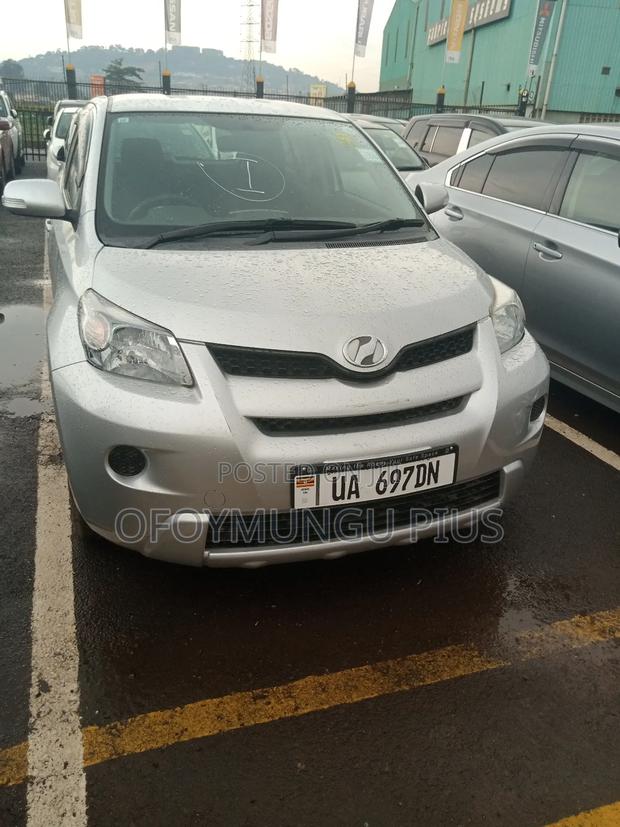 Toyota IST 2011 Silver