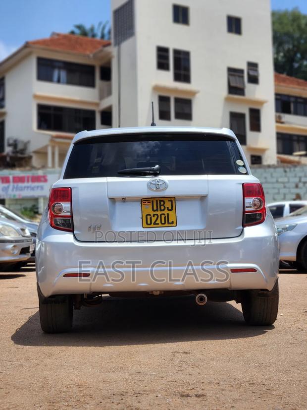 Toyota IST 2009 Silver