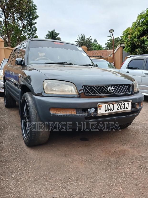 Toyota RAV4 1999 Black