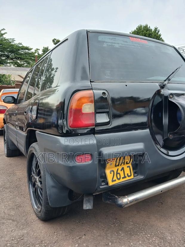 Toyota RAV4 1999 Black