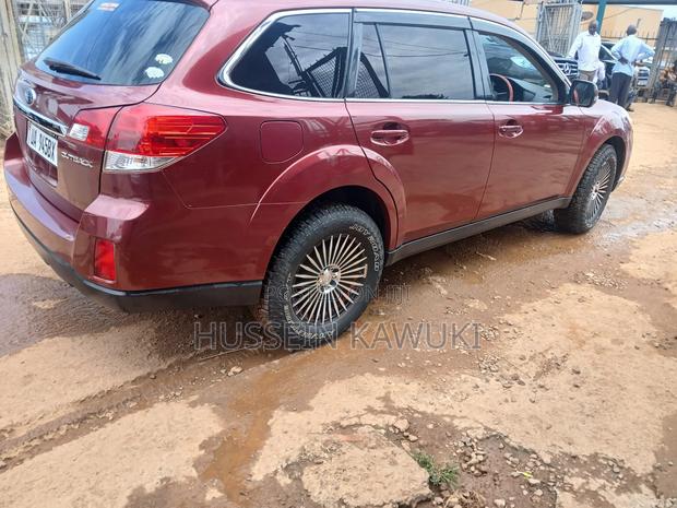 Subaru Outback 2012 Red