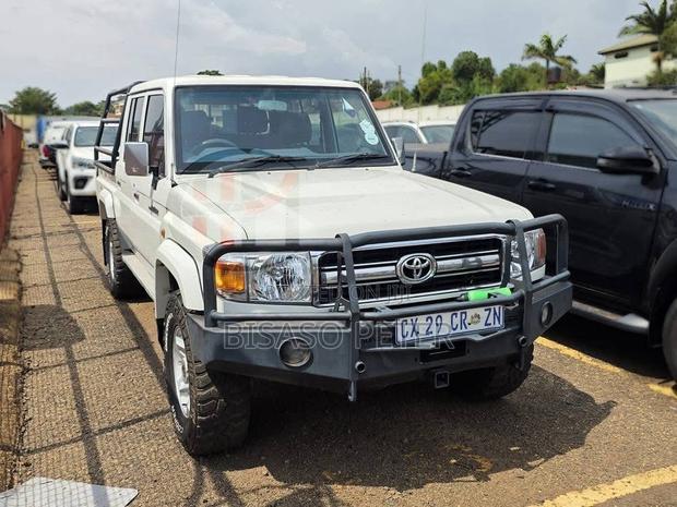 Toyota Land Cruiser Prado 4.0 2017 White