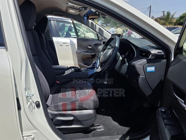 Toyota Harrier 2.0 2021 White