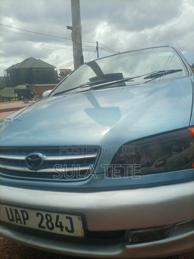 Toyota Ipsum 2000 Green