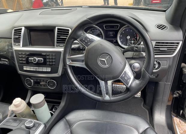Mercedes-Benz M Class ML350 4dr SUV (3.5L 6cyl 7A) 2014 Black