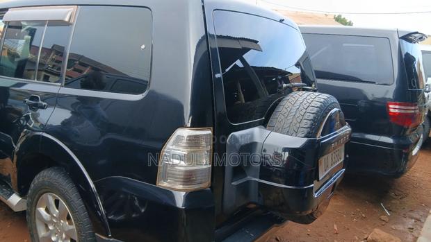 Mitsubishi Pajero 2011 Black