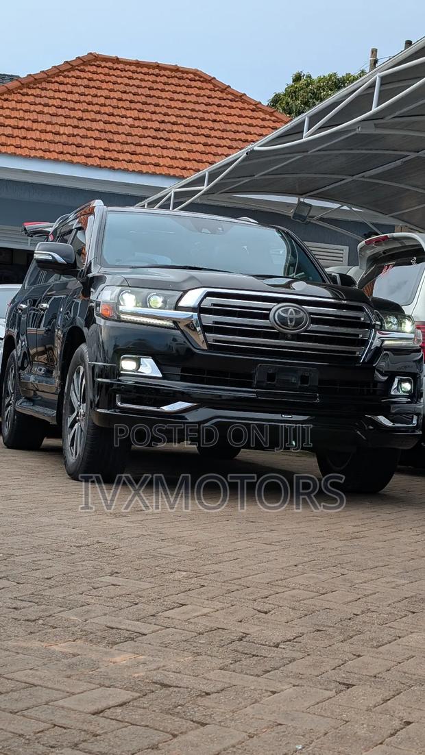 Toyota Land Cruiser 4.6 V8 ZX 2016 Black