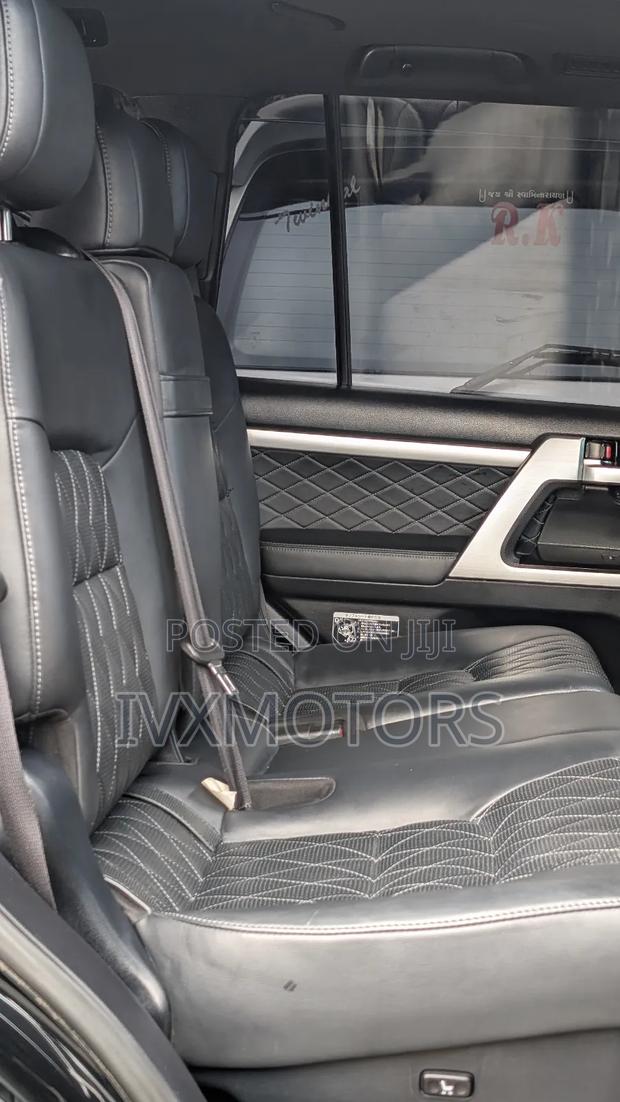 Toyota Land Cruiser 4.6 V8 ZX 2016 Black