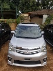 Toyota Noah 2.0 143hp AWD (7 Seater) 2011 Silver for sale