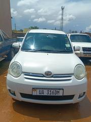 Toyota Sienta 2010 White for sale