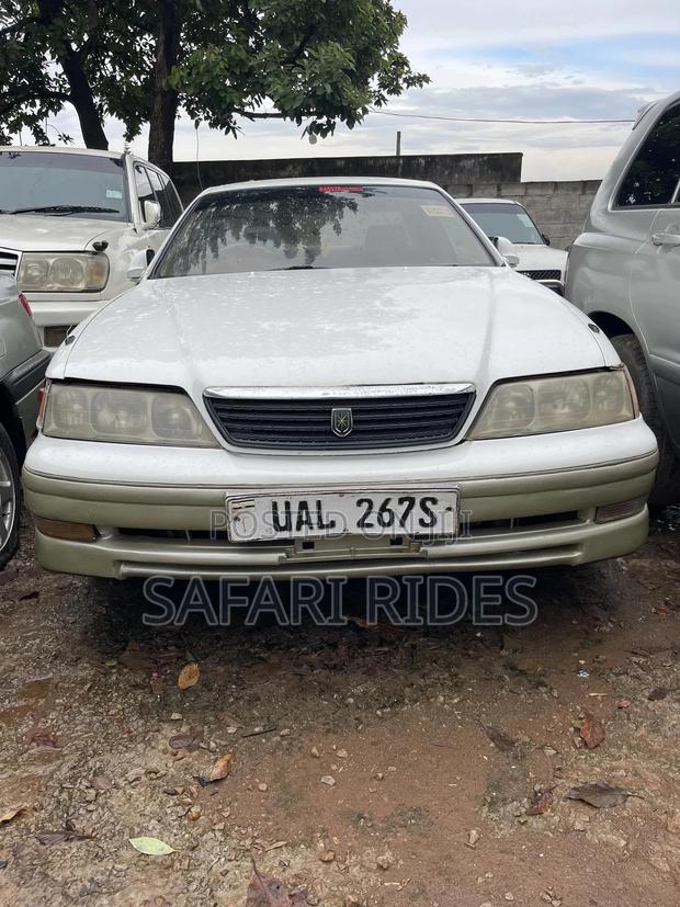 Toyota Mark II 2000 White