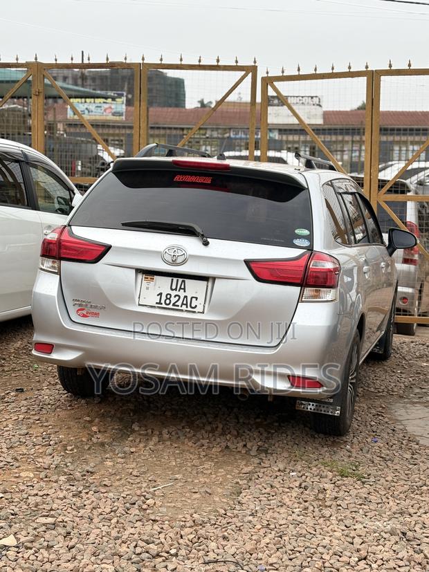 Toyota Corolla Fielder 1.5 Petrol FWD 2015 Silver