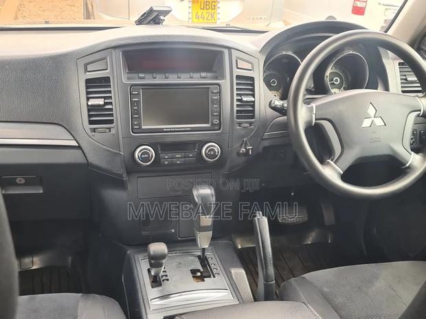Mitsubishi Pajero 2010 Black