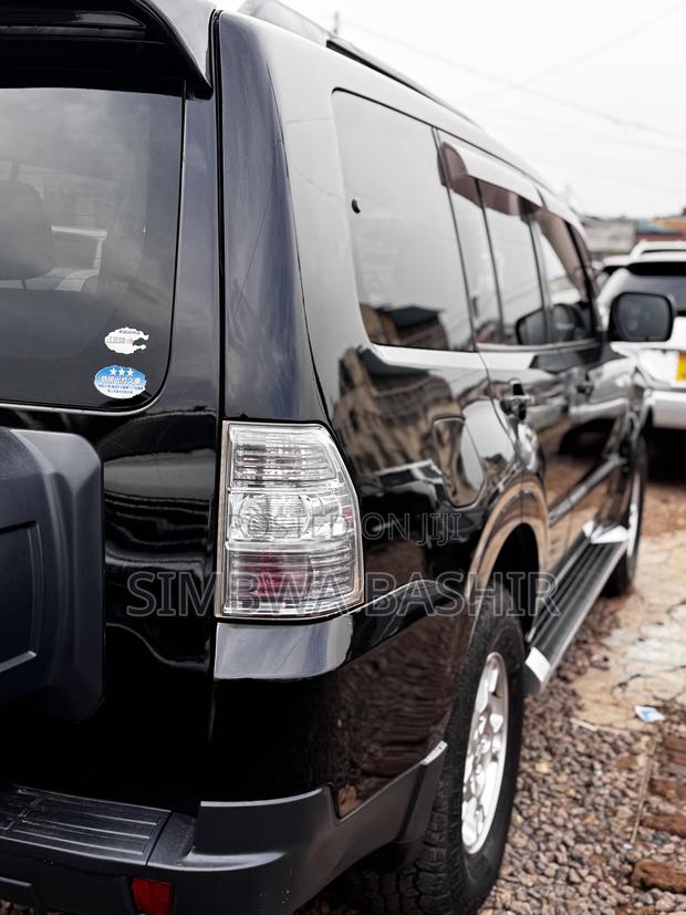 Mitsubishi Pajero 2010 Black