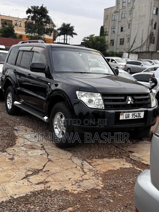 Mitsubishi Pajero 2010 Black