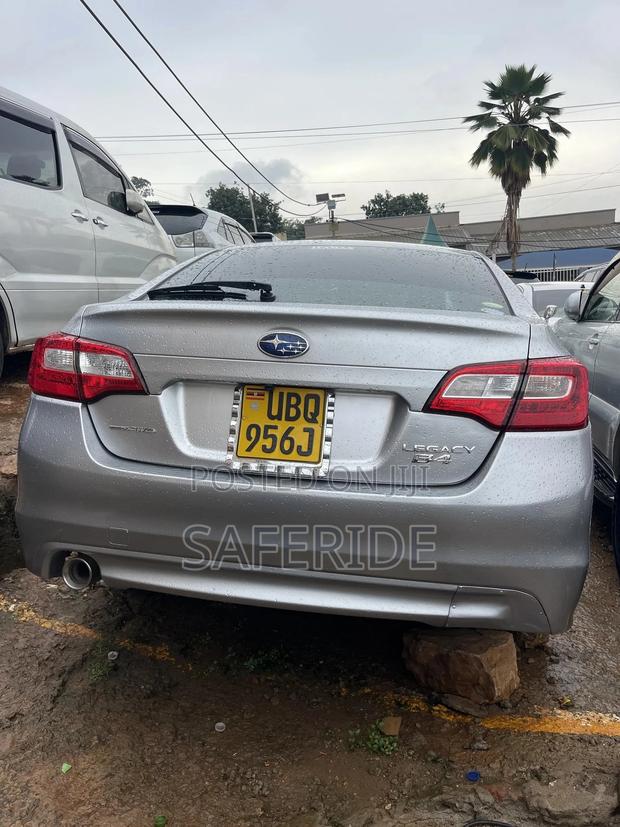 Subaru Legacy 2016 Silver