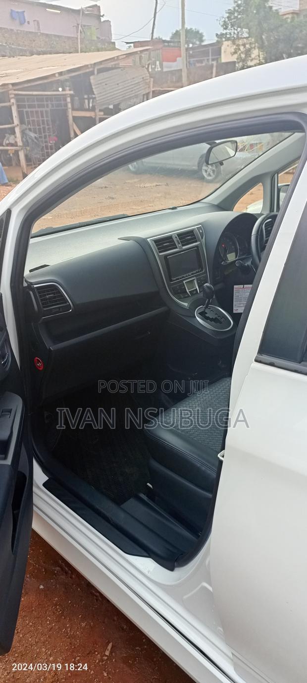Subaru Trezia 2011 White
