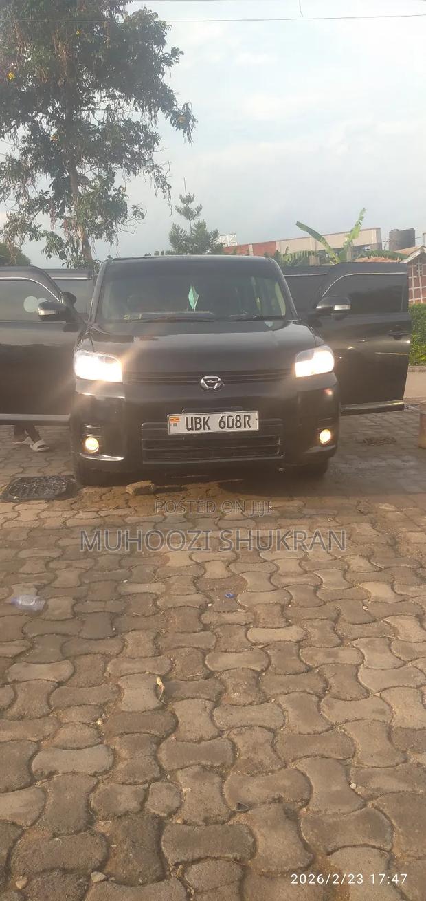 Toyota Corolla Rumion Hatchback 1.5 FWD 2008 Black
